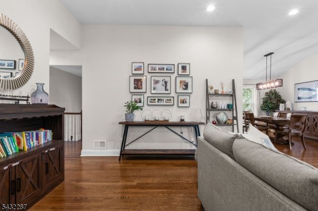 3 Hoffman Ct, Morris Twp., NJ 07960