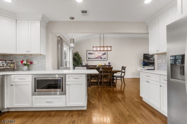 3 Hoffman Ct, Morris Twp., NJ 07960