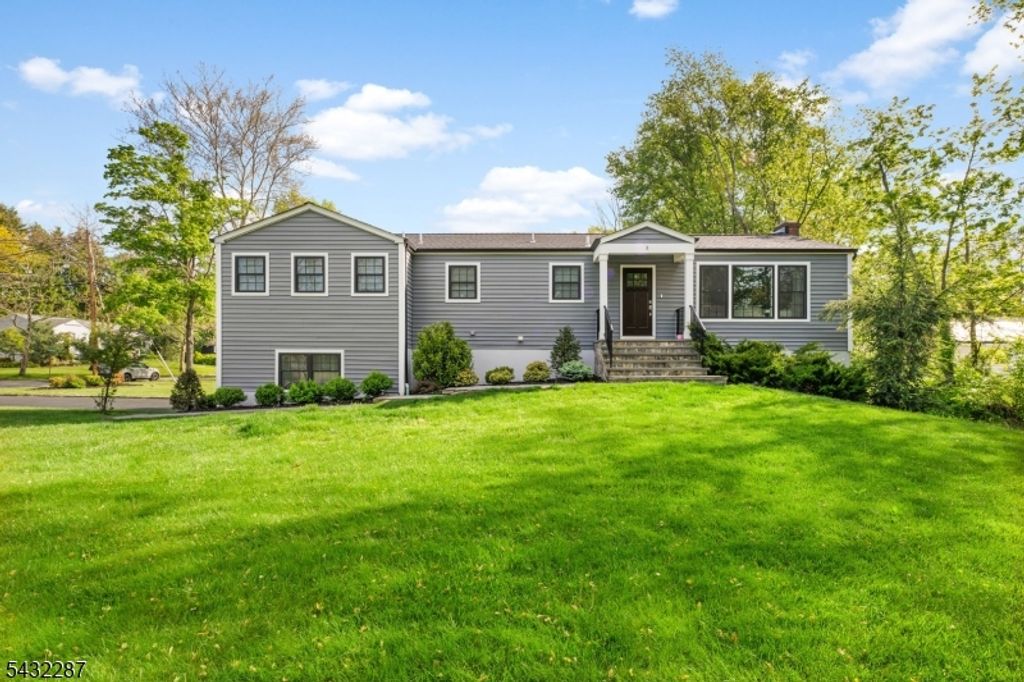 3 Hoffman Ct, Morris Twp., NJ 07960