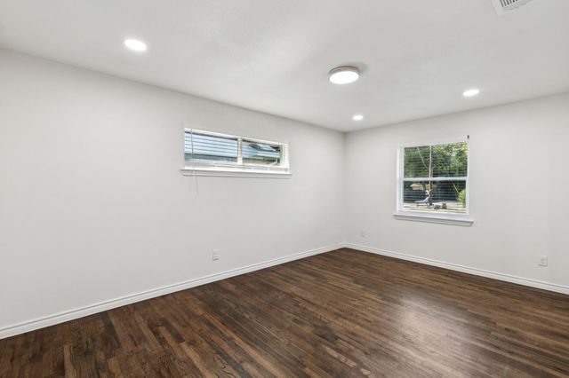 5509 Enchanted Lane, Dallas, TX 75227