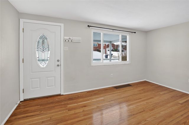 3341 Recker Dr, Baldwin Boro, PA 15227