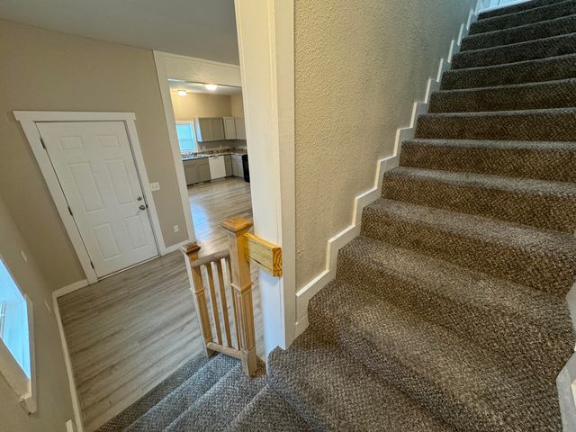 924 W College Street, Springfield, MO 65806