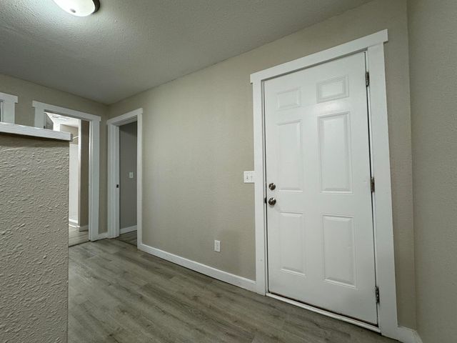 924 W College Street, Springfield, MO 65806