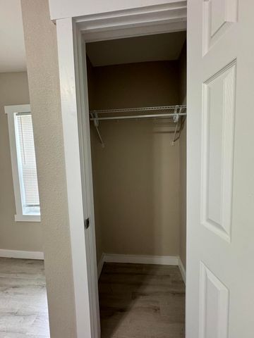 924 W College Street, Springfield, MO 65806