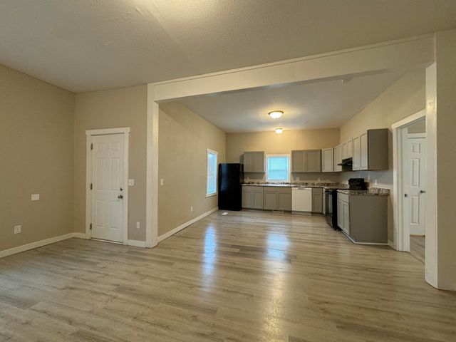 924 W College Street, Springfield, MO 65806