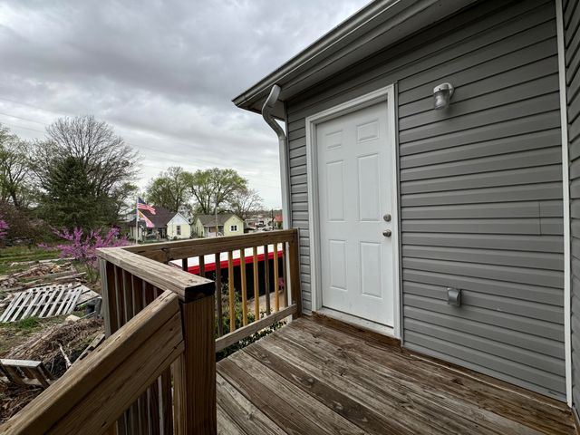 924 W College Street, Springfield, MO 65806