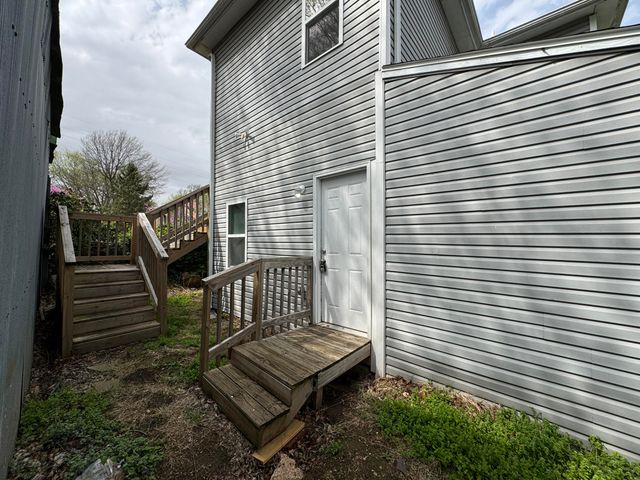 924 W College Street, Springfield, MO 65806