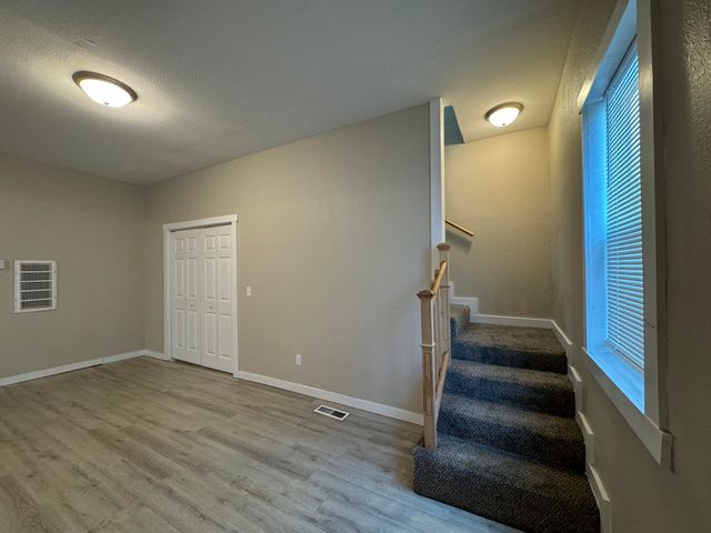 924 W College Street, Springfield, MO 65806