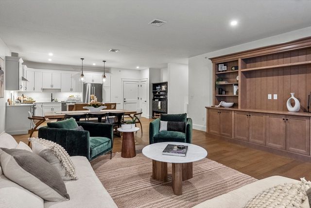 134 Court St 7, Plymouth, MA 02360