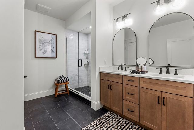 134 Court St 7, Plymouth, MA 02360