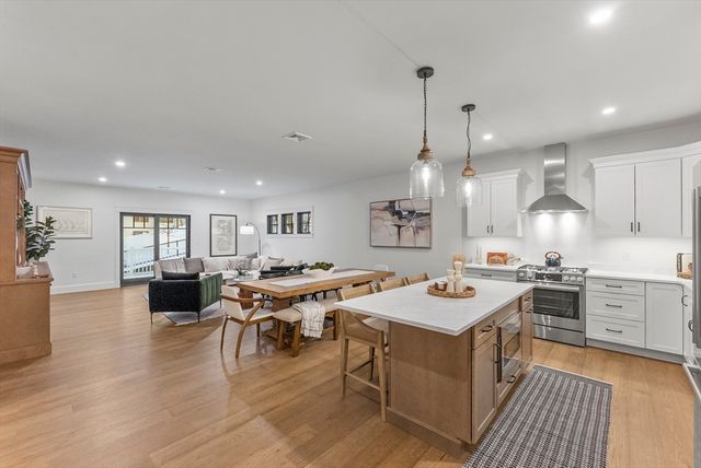 134 Court St 7, Plymouth, MA 02360