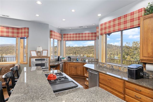 39828 Granite Ridge Lane, Bass Lake, CA 93604