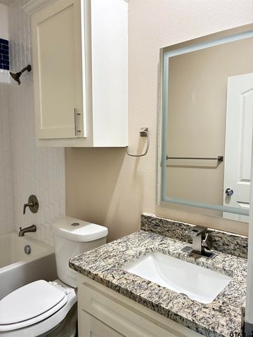 1104 W Park, Tyler, TX 75702