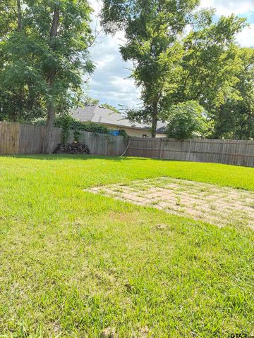 1104 W Park, Tyler, TX 75702
