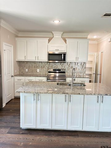 1104 W Park, Tyler, TX 75702