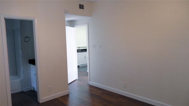 2216 San Gabriel ST 101, Austin, TX 78705