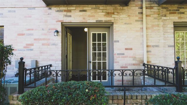 2216 San Gabriel ST 101, Austin, TX 78705