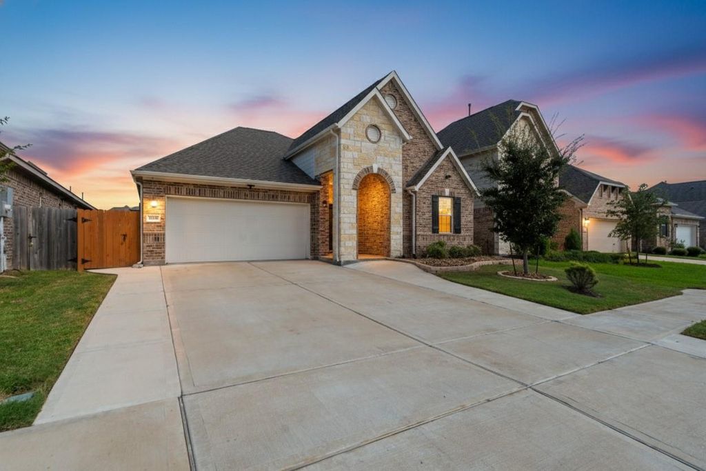 1848 Kenley Way, Alvin, TX 77511