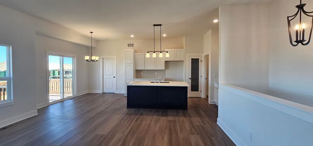 1906 S Lynnrae St, Wichita, KS 67207