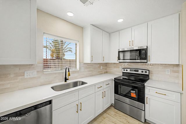 38550 N LA GRANGE Lane, San Tan Valley, AZ 85140