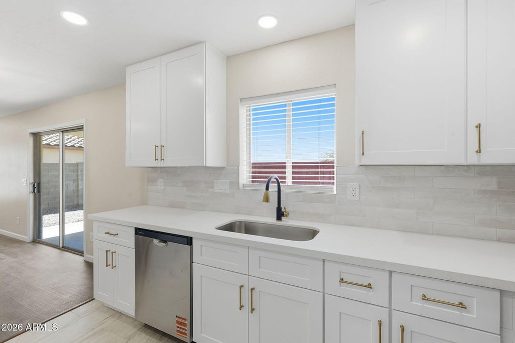 38550 N LA GRANGE Lane, San Tan Valley, AZ 85140 — photo 5