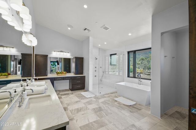 7450 E CONTINENTAL MOUNTAIN ESTATES Drive 6, Cave Creek, AZ 85331