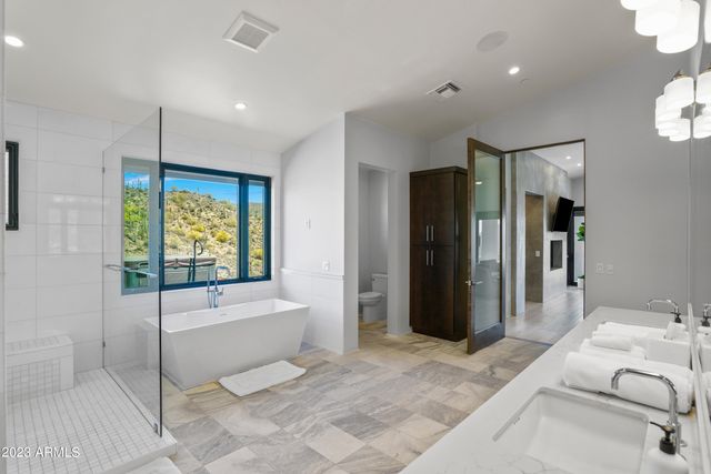 7450 E CONTINENTAL MOUNTAIN ESTATES Drive 6, Cave Creek, AZ 85331