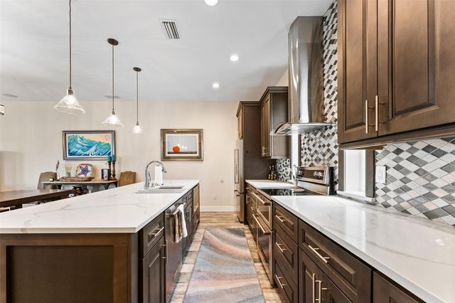 4910 W MCELROY AVENUE 6, Tampa, FL 33611
