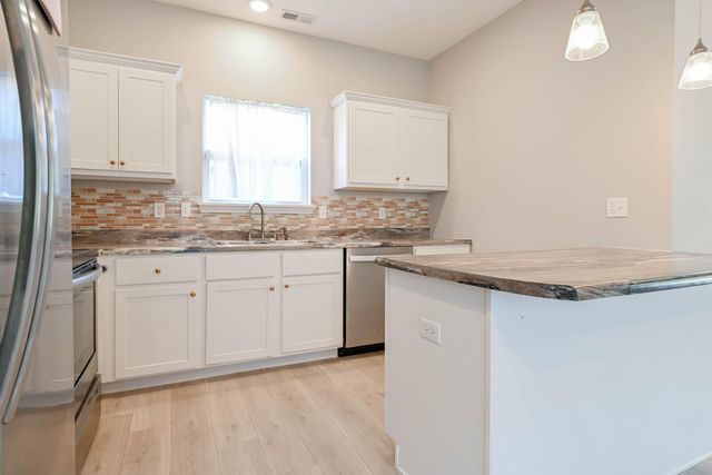 6170 S HUMMINGBIRD LN, Columbia, MO 65201