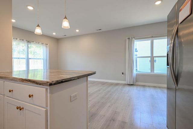 6170 S HUMMINGBIRD LN, Columbia, MO 65201