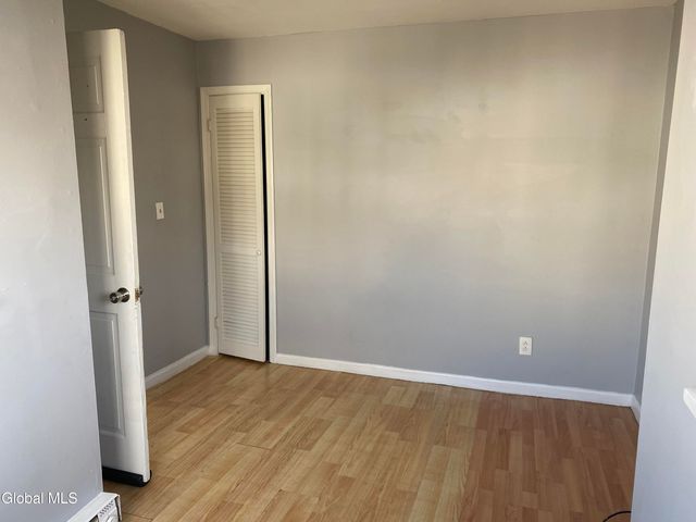 39 Kelton Avenue, Schenectady, NY 12304