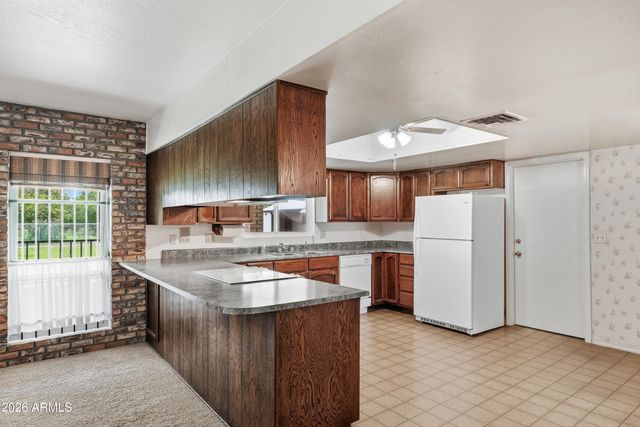 7909 W Country Gables Drive, Peoria, AZ 85381