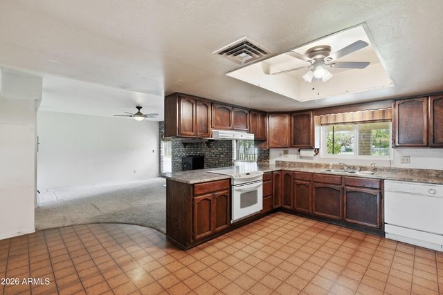 7909 W Country Gables Drive, Peoria, AZ 85381