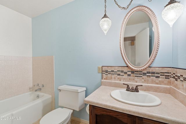 7909 W Country Gables Drive, Peoria, AZ 85381