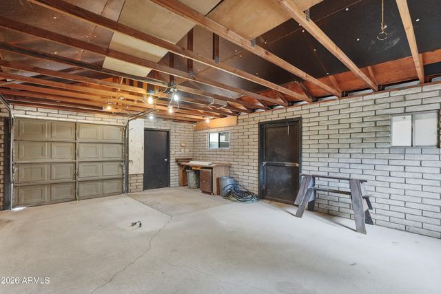 7909 W Country Gables Drive, Peoria, AZ 85381