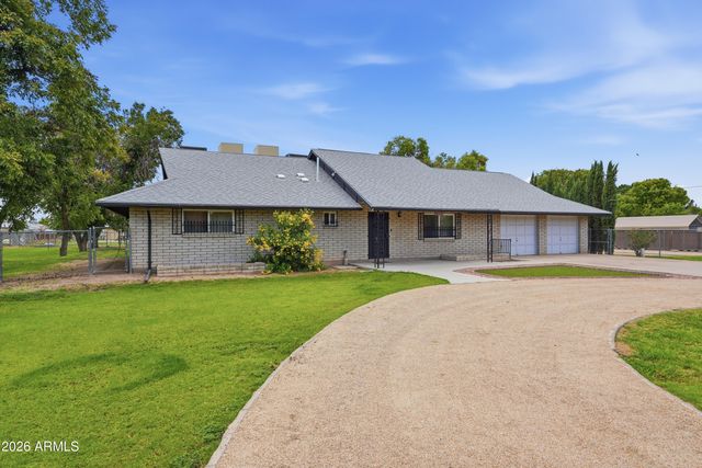 7909 W Country Gables Drive, Peoria, AZ 85381