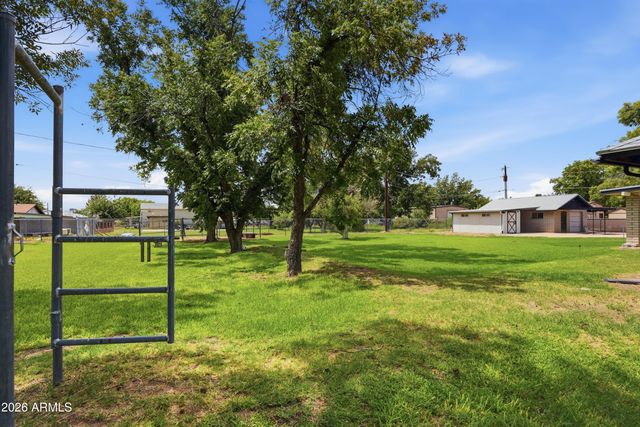 7909 W Country Gables Drive, Peoria, AZ 85381
