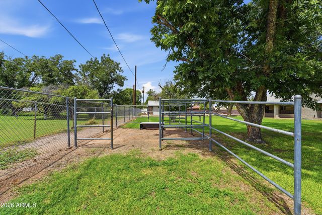 7909 W Country Gables Drive, Peoria, AZ 85381