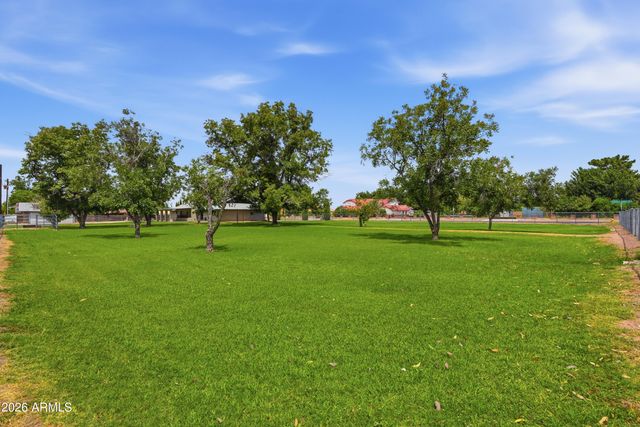 7909 W Country Gables Drive, Peoria, AZ 85381
