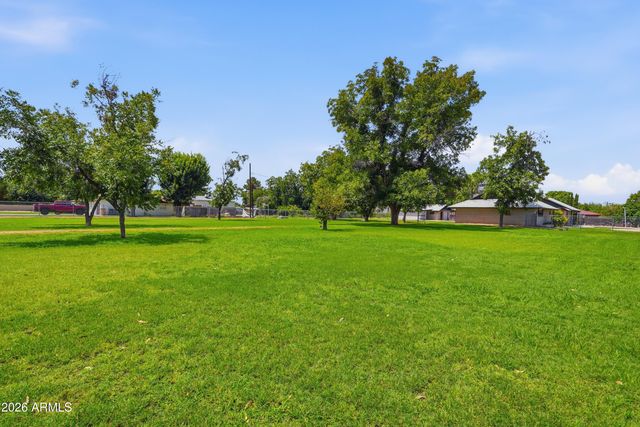 7909 W Country Gables Drive, Peoria, AZ 85381