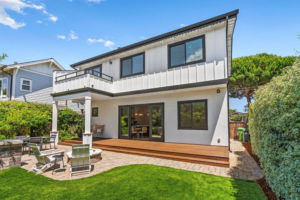 Image 20 of property listing at 321 9th Ave, Out Of Area, CA 95062