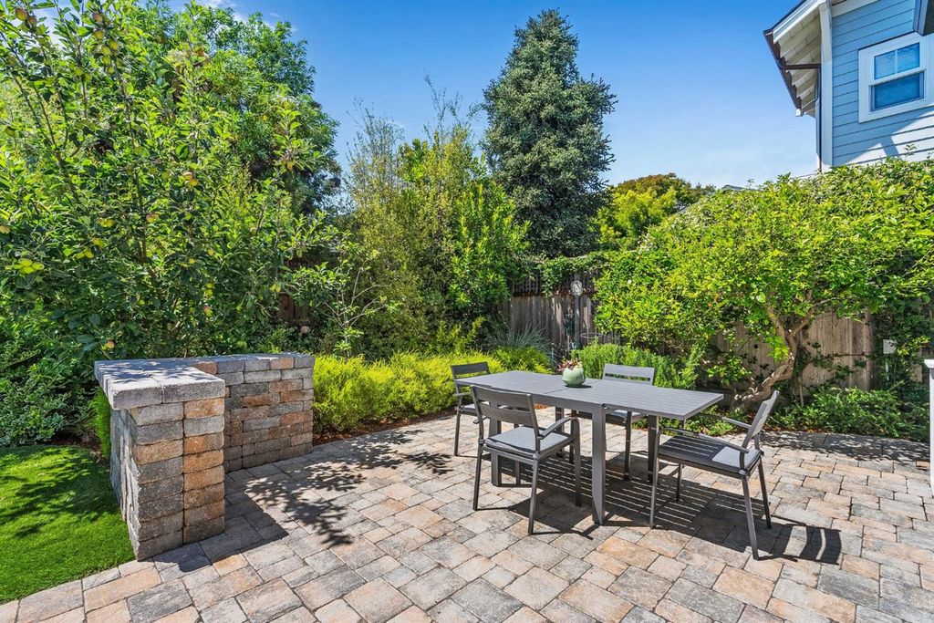 Image 26 of property listing at 321 9th Ave, Out Of Area, CA 95062