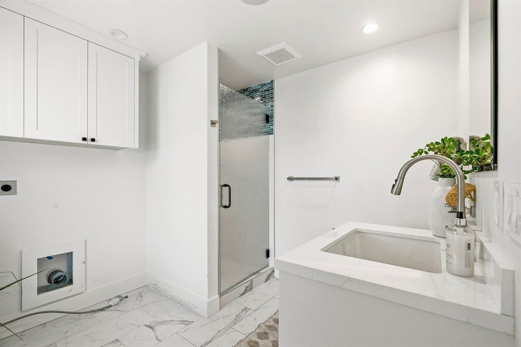Image 31 of property listing at 321 9th Ave, Out Of Area, CA 95062