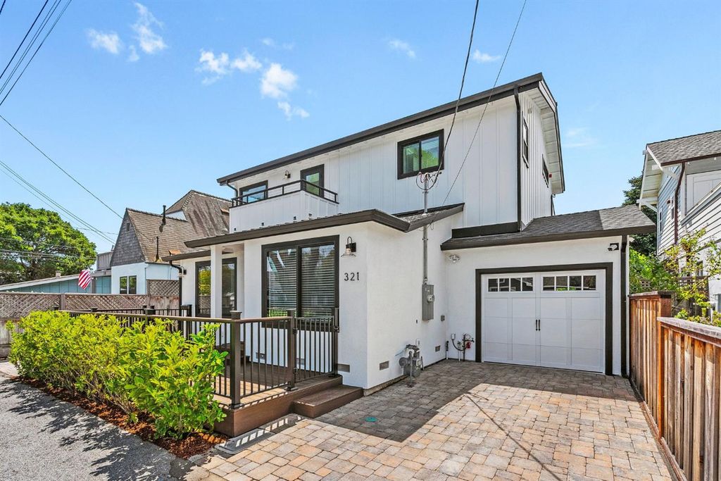 Image 4 of property listing at 321 9th Ave, Out Of Area, CA 95062