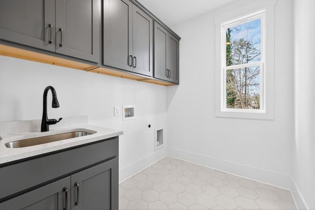 3275 Hilltop Circle, Marietta, GA 30066
