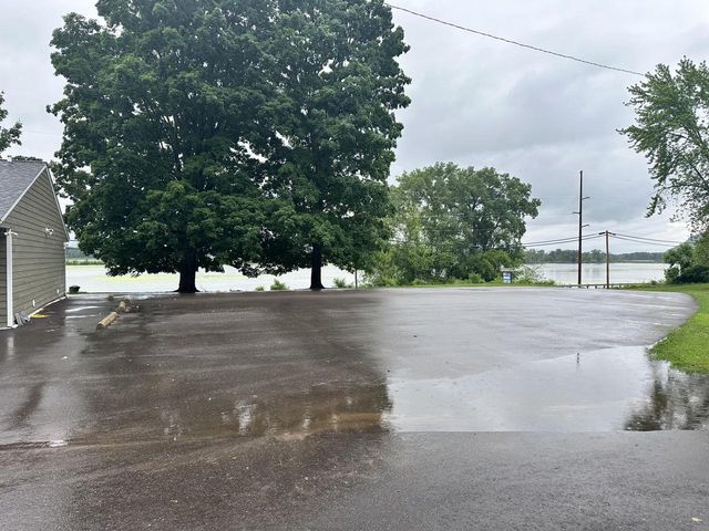 240 N State Rd 35, Alma, WI 54610