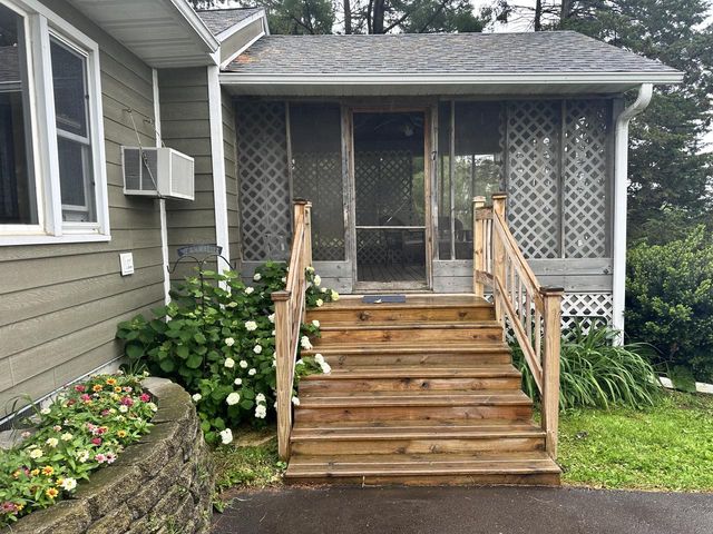 240 N State Rd 35, Alma, WI 54610