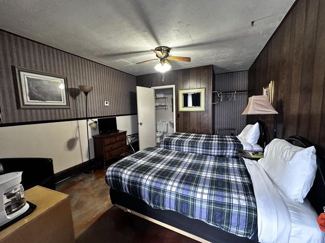 240 N State Rd 35, Alma, WI 54610