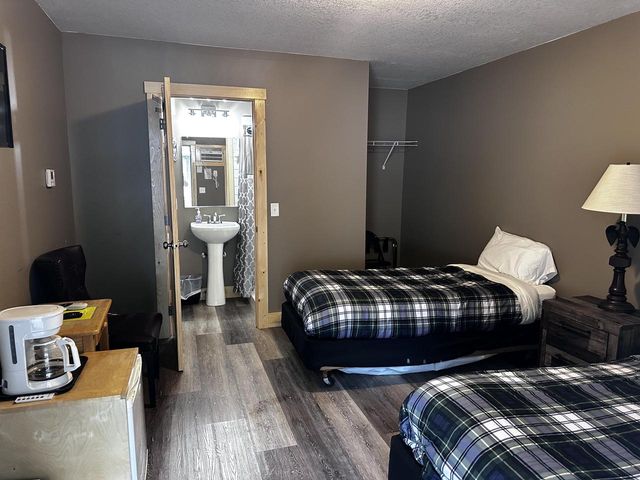 240 N State Rd 35, Alma, WI 54610