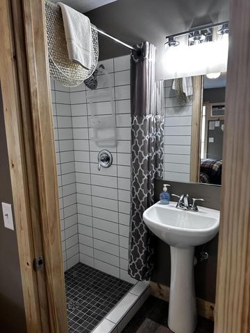 240 N State Rd 35, Alma, WI 54610